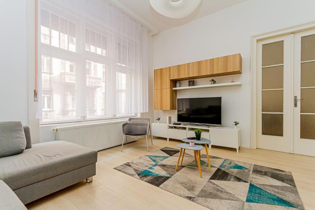 Luminous Design Apartment - W18 Budapeszt Zewnętrze zdjęcie