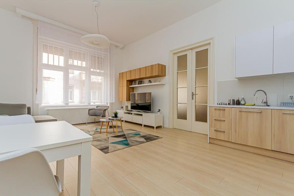 Luminous Design Apartment - W18 Budapeszt Zewnętrze zdjęcie